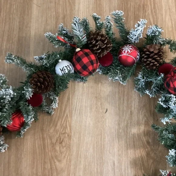 Red Buffalo Plaid Snowman Garland - Picture 5 of 6